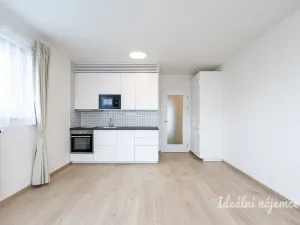 Pronájem bytu 1+kk, Praha - Vysočany, Poděbradská, 32 m2