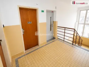 Pronájem bytu 1+1, Praha - Bubeneč, náměstí Interbrigády, 29 m2