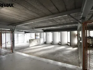 Prodej garážového stání, Hradec Králové - Nový Hradec Králové, Mrštíkova, 26 m2