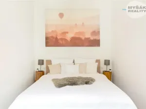 Pronájem bytu 2+kk, Praha, Rumunská, 45 m2