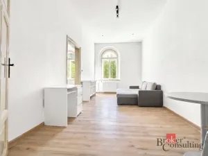 Prodej kanceláře, Nejdek, náměstí Karla IV., 750 m2