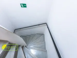 Pronájem obchodního prostoru, Praha - Holešovice, Dělnická, 252 m2