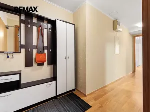 Pronájem bytu 2+kk, Praha - Žižkov, Ke kapslovně, 64 m2
