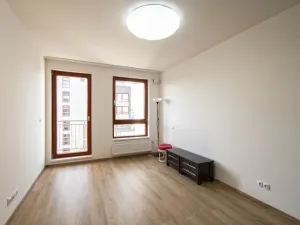 Pronájem bytu 2+kk, Praha - Vysočany, Ocelářská, 59 m2