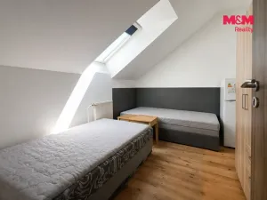 Pronájem činžovního domu, Bradlec, K Oboře, 280 m2