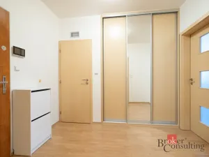 Prodej bytu 2+kk, Praha - Libeň, Nad Okrouhlíkem, 58 m2