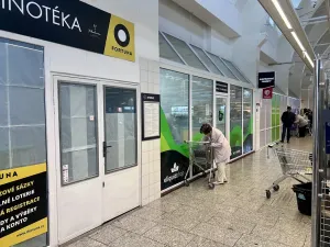 Pronájem obchodního prostoru, Karlovy Vary, 43 m2