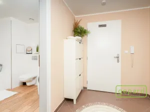 Prodej bytu 2+kk, Praha, Zimova, 55 m2