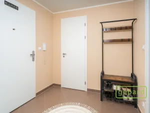 Prodej bytu 2+kk, Praha, Zimova, 55 m2