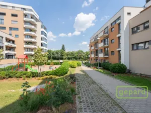 Prodej bytu 2+kk, Praha, Zimova, 55 m2
