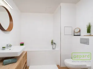 Prodej bytu 2+kk, Praha, Zimova, 63 m2