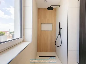 Prodej atypického bytu, Znojmo, Jarošova, 235 m2