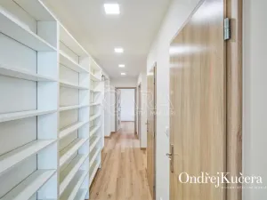 Pronájem bytu 3+kk, Praha - Břevnov, Na Petřinách, 67 m2