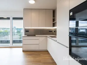 Pronájem bytu 2+kk, Praha - Hloubětín, Poděbradská, 64 m2