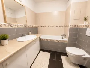 Pronájem bytu 2+kk, Praha - Vysočany, Sousedíkova, 60 m2