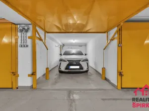 Prodej garáže, Praha - Řepy, Makovského, 18 m2