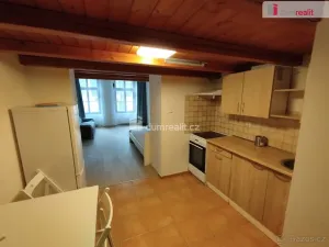 Pronájem bytu 2+kk, Praha - Smíchov, Plzeňská, 34 m2