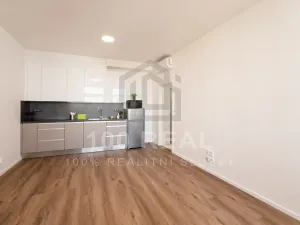 Pronájem bytu 2+kk, Pardubice, třída Míru, 44 m2