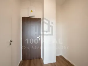 Pronájem bytu 1+kk, Pardubice, třída Míru, 37 m2