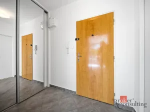 Pronájem bytu 2+kk, Hradec Králové - Pražské Předměstí, Veverkova, 32 m2