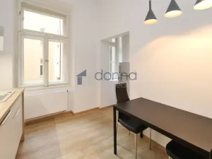 Pronájem bytu 2+1, Praha, Navrátilova, 56 m2