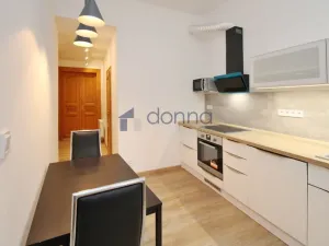 Pronájem bytu 2+1, Praha, Navrátilova, 56 m2