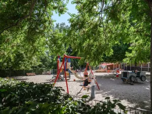 Prodej atypického bytu, Praha, Bělehradská, 72 m2