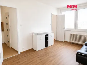 Pronájem bytu 2+kk, Pardubice - Polabiny, Valčíkova, 31 m2