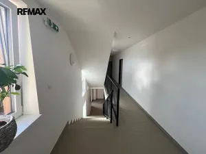 Pronájem bytu 1+kk, Beroun, Vinařská, 33 m2