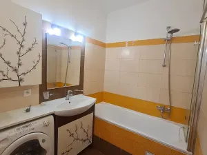 Pronájem bytu 2+1, Praha - Prosek, Okřínecká, 52 m2