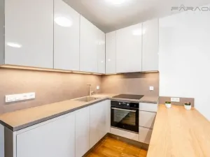Prodej bytu 1+kk, Praha - Modřany, Mezi vodami, 31 m2