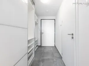 Prodej bytu 1+kk, Praha - Modřany, Mezi vodami, 31 m2