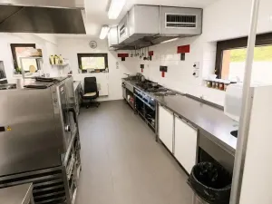Pronájem restaurace, Bitozeves, 824 m2