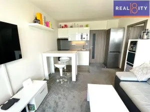 Pronájem bytu 2+kk, Praha, Suchý vršek, 46 m2
