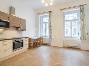 Pronájem bytu 3+kk, Praha - Nové Město, Hálkova, 77 m2
