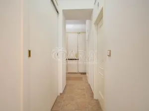 Pronájem bytu 3+kk, Praha - Nové Město, Hálkova, 77 m2