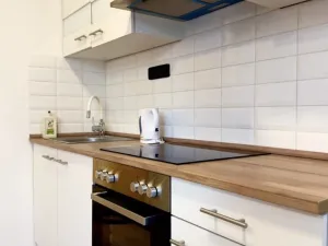 Pronájem bytu 2+kk, Praha - Karlín, Křižíkova, 36 m2