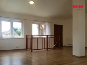 Pronájem atypického bytu, Droužkovice, Rudé armády, 62 m2