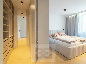 Pronájem bytu 4+kk, Praha - Karlín, Sokolovská, 183 m2