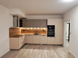 Pronájem bytu 3+kk, České Budějovice, Čakovská, 84 m2