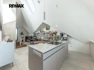 Prodej bytu 2+kk, Praha - Žižkov, Lucemburská, 80 m2