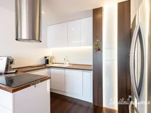 Pronájem bytu 2+kk, Praha - Holešovice, Varhulíkové, 80 m2