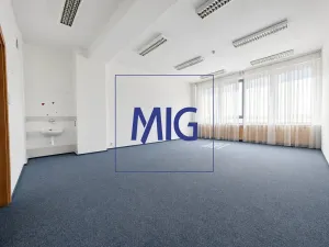 Pronájem kanceláře, Brno, Šujanovo náměstí, 364 m2