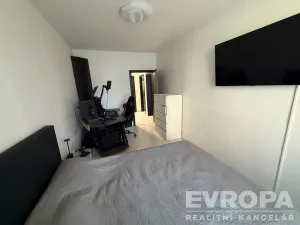 Pronájem bytu 2+kk, Praha - Dolní Měcholupy, Honzíkova, 59 m2