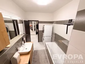 Pronájem bytu 2+kk, Praha - Dolní Měcholupy, Honzíkova, 59 m2
