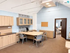 Pronájem kanceláře, Karlovy Vary - Dvory, Chebská, 80 m2