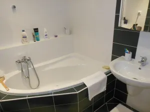 Pronájem bytu 2+kk, Praha - Záběhlice, Velenovského, 58 m2