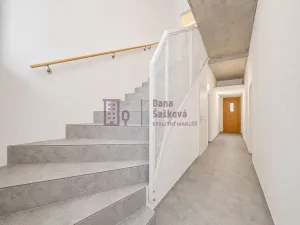 Pronájem bytu 2+kk, Jindřichův Hradec - Jindřichův Hradec III, Na Piketě, 35 m2