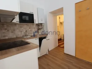 Pronájem bytu 2+1, Praha, Štěpánská, 48 m2