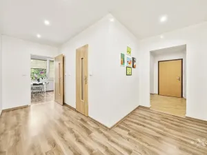 Prodej bytu 4+1, Praha - Černý Most, Generála Janouška, 88 m2